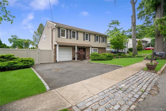 11 Edison Drive, Huntington Station, NY 11746