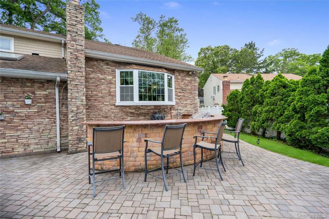 11 Edison Drive, Huntington Station, NY 11746