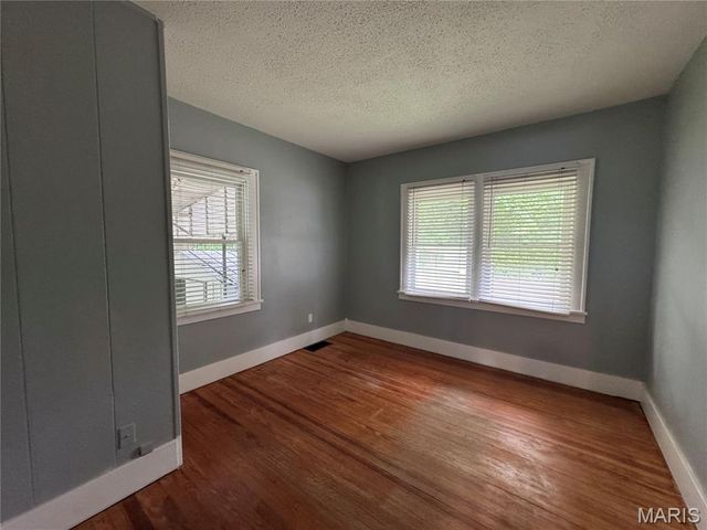 401 S Clark Avenue, St Louis, MO 63135
