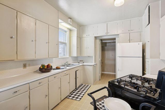 2303 Upton Avenue N, Minneapolis, MN 55411