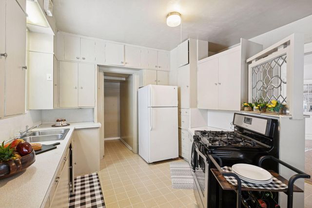 2303 Upton Avenue N, Minneapolis, MN 55411