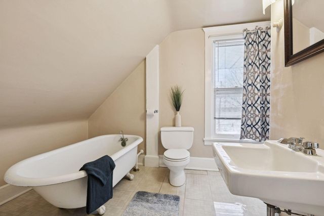 2303 Upton Avenue N, Minneapolis, MN 55411