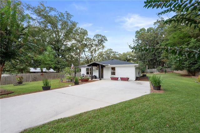 403 Church Avenue, Daphne, AL 36526