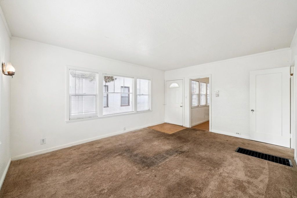 Image 16 of property listing at 310 W 10th St, Antioch, CA 94509