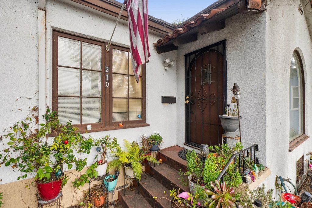 Image 4 of property listing at 310 W 10th St, Antioch, CA 94509