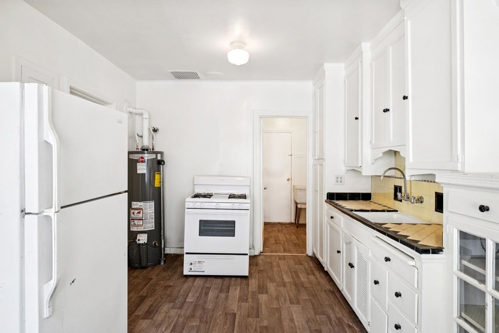 Image 40 of property listing at 310 W 10th St, Antioch, CA 94509