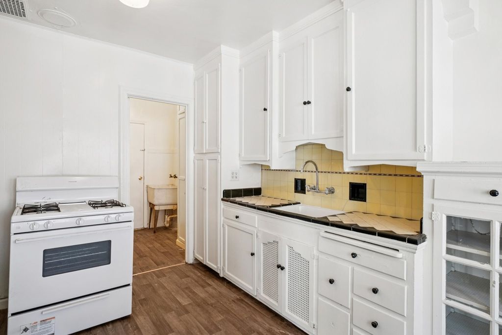 Image 41 of property listing at 310 W 10th St, Antioch, CA 94509