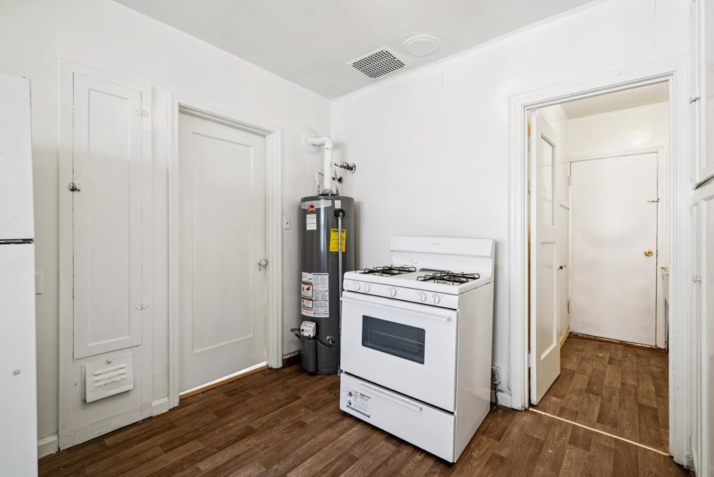 Image 43 of property listing at 310 W 10th St, Antioch, CA 94509