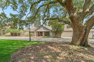 14 Stones Throw, Baton Rouge, LA 70809