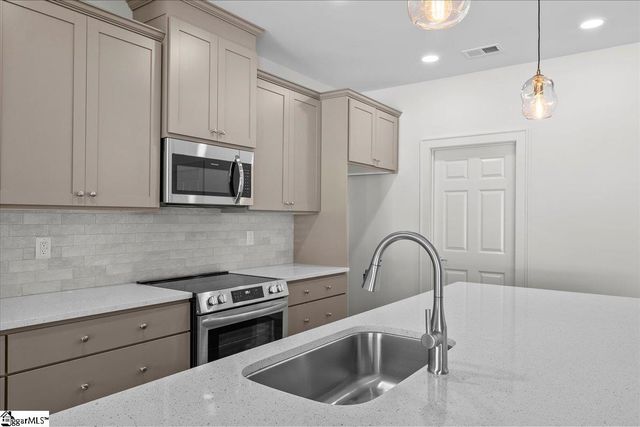 104 Wood Road, Taylors, SC 29687