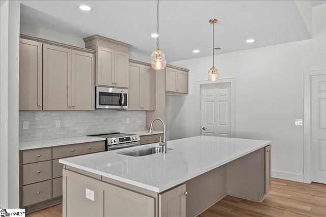 104 Wood Road, Taylors, SC 29687