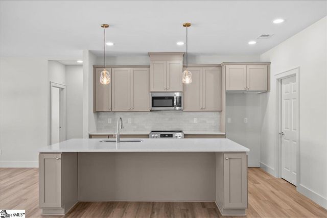 104 Wood Road, Taylors, SC 29687