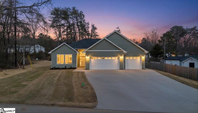 104 Wood Road, Taylors, SC 29687