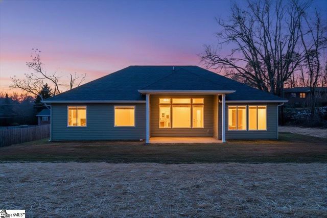 104 Wood Road, Taylors, SC 29687