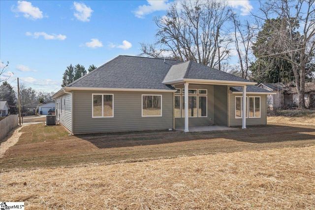 104 Wood Road, Taylors, SC 29687
