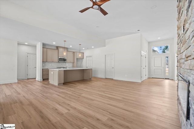 104 Wood Road, Taylors, SC 29687