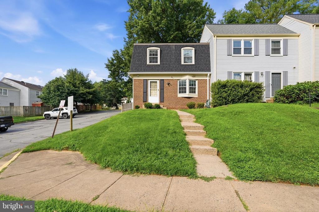 3158 ELLENWOOD DR, Fairfax, VA 22031