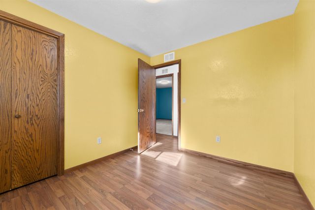 1108 18th Ave SW, Minot, ND 58701