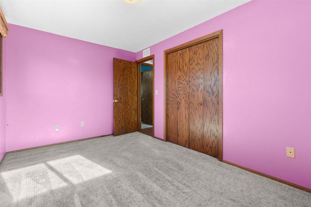 1108 18th Ave SW, Minot, ND 58701