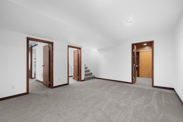 1108 18th Ave SW, Minot, ND 58701