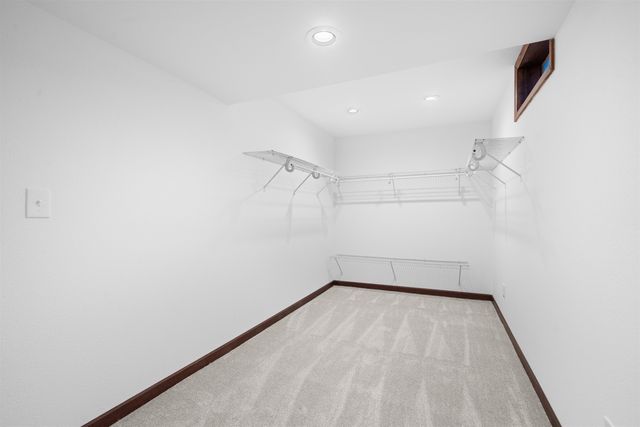 1108 18th Ave SW, Minot, ND 58701