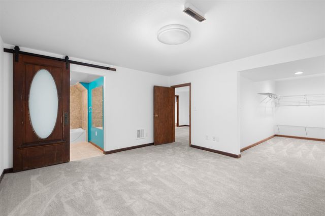 1108 18th Ave SW, Minot, ND 58701