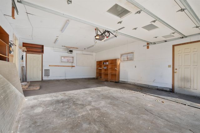 1108 18th Ave SW, Minot, ND 58701