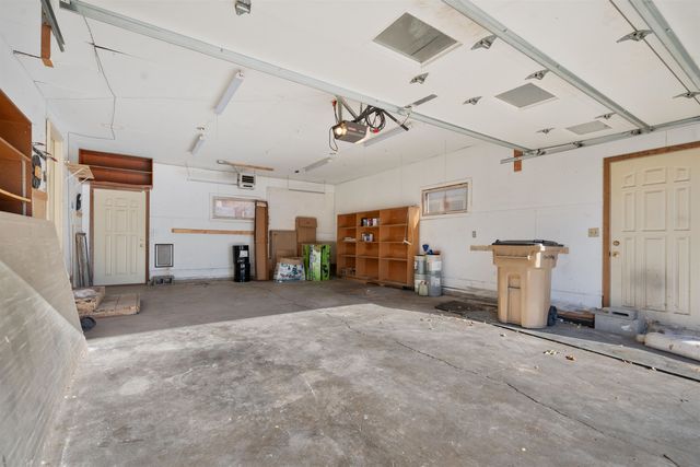 1108 18th Ave SW, Minot, ND 58701