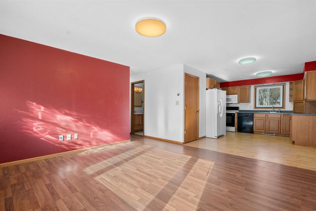 1108 18th Ave SW, Minot, ND 58701