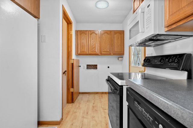 1108 18th Ave SW, Minot, ND 58701