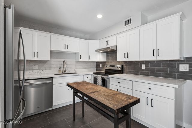 3711 E MONTEROSA Street 10, Phoenix, AZ 85018