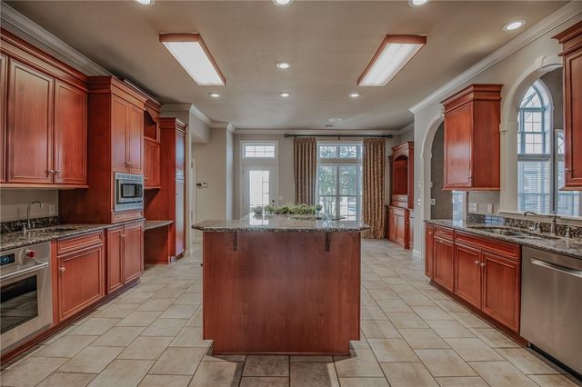 1 S Beau Chene Lane, Rogers, AR 72758