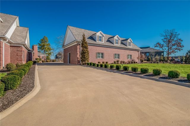 1 S Beau Chene Lane, Rogers, AR 72758