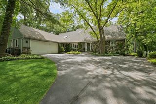 982 Tarrant DRIVE, Fontana, WI 53125