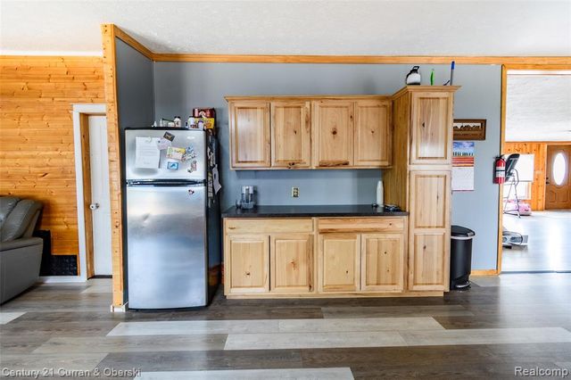 13045 Strong Boulevard, South Rockwood, MI 48179