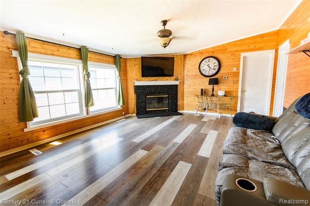 13045 Strong Boulevard, South Rockwood, MI 48179