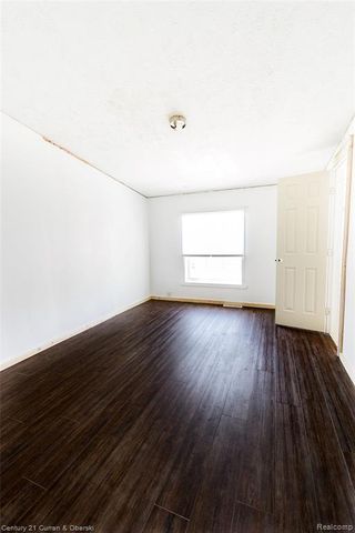 13045 Strong Boulevard, South Rockwood, MI 48179