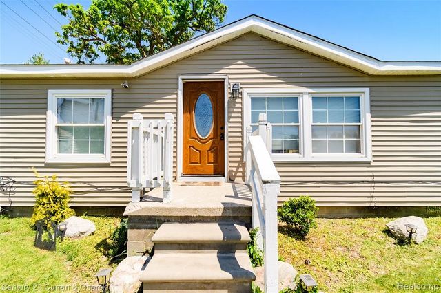 13045 Strong Boulevard, South Rockwood, MI 48179