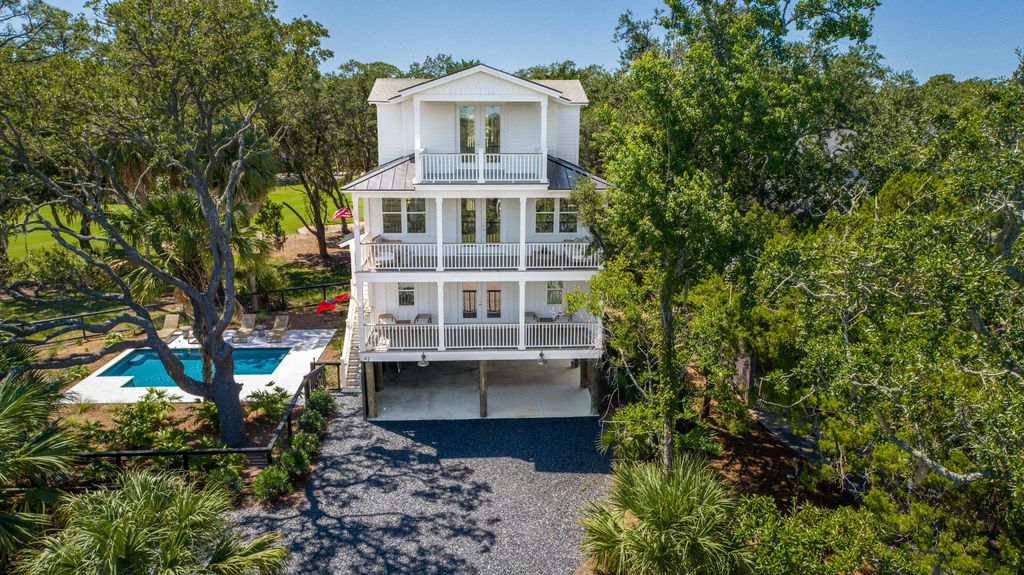 42 Battery Park Road, Edisto Island, SC 29438