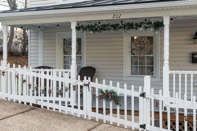 207 RESERVOIR ST, Staunton, VA 24401