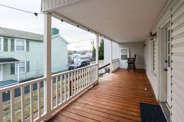 207 RESERVOIR ST, Staunton, VA 24401