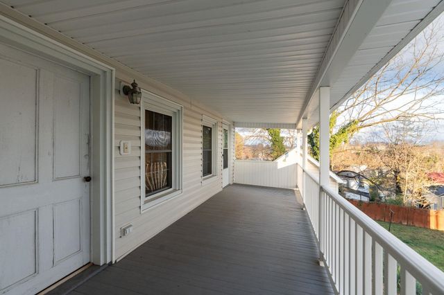 207 RESERVOIR ST, Staunton, VA 24401