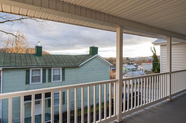 207 RESERVOIR ST, Staunton, VA 24401