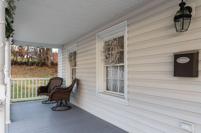 207 RESERVOIR ST, Staunton, VA 24401