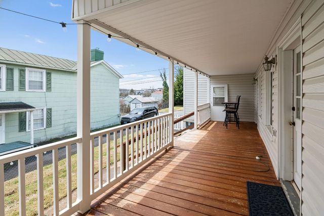 207 RESERVOIR ST, Staunton, VA 24401