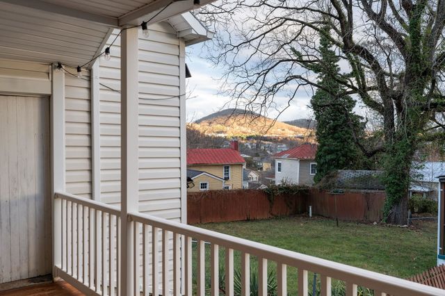 207 RESERVOIR ST, Staunton, VA 24401