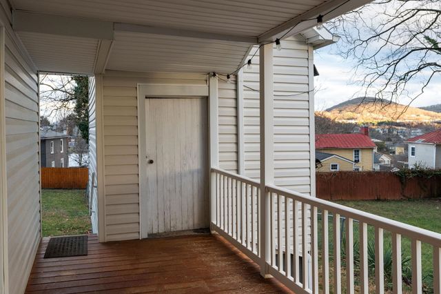 207 RESERVOIR ST, Staunton, VA 24401
