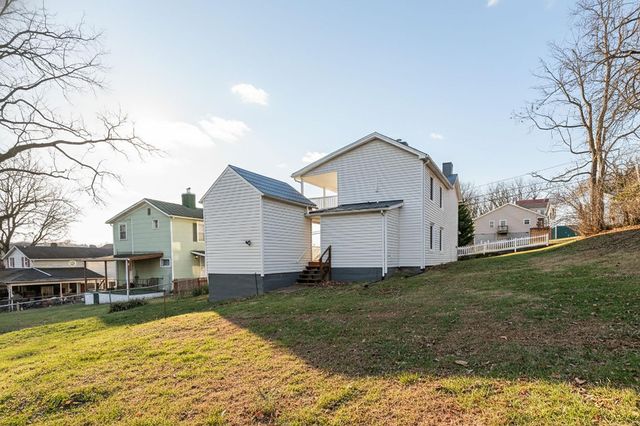207 RESERVOIR ST, Staunton, VA 24401
