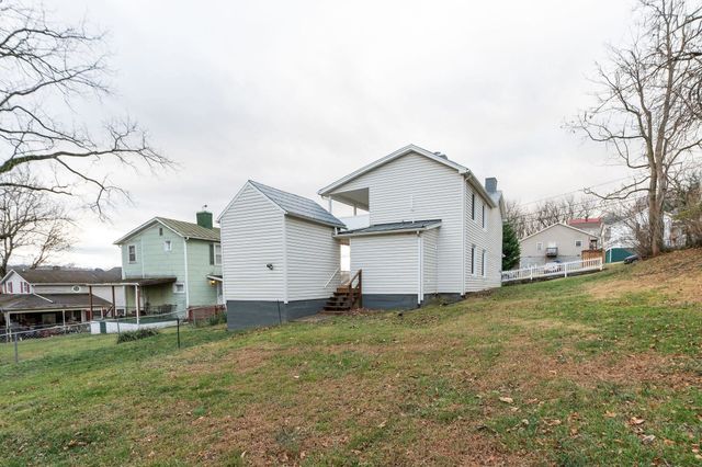 207 RESERVOIR ST, Staunton, VA 24401