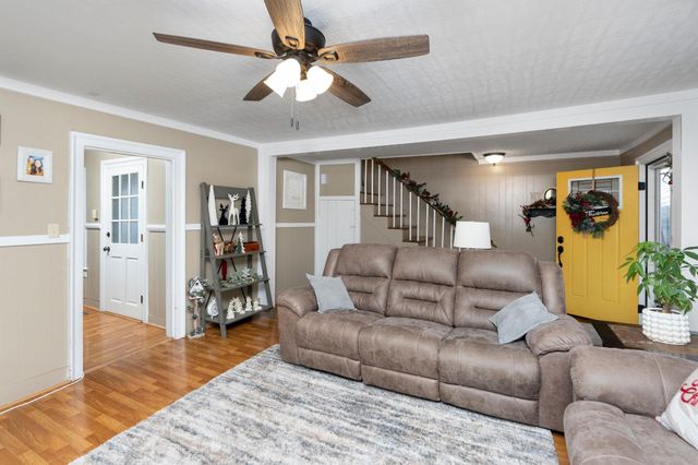 207 RESERVOIR ST, Staunton, VA 24401